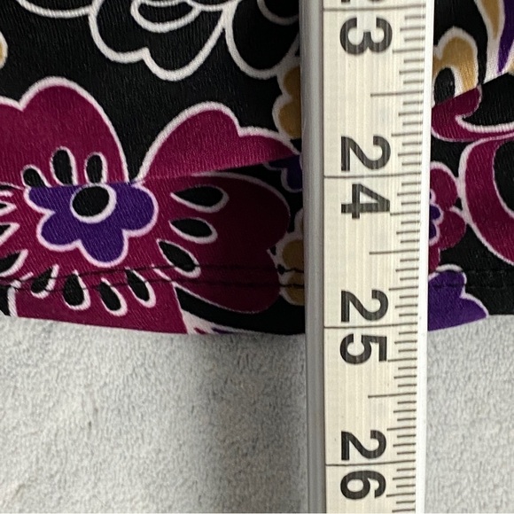 Majora V Neck Top with Cap Sleeves Purple Paisley Sz Medium - Picture 9 of 9